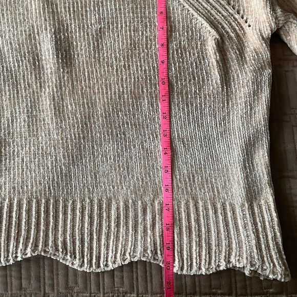 Altar'd State Cream Knit Sweater Size Medium - Picture 7 of 12